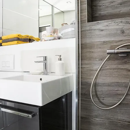 Apartment,private Parking, Balcony, Smart Check In * Μπάνσκα Μπίστριτσα