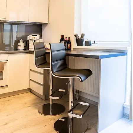 Apartment,private Parking, Balcony, Smart Check In